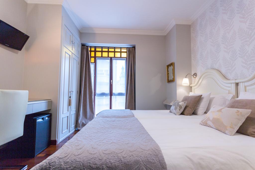 Cuatro Caminos Rooms Torrelavega Ngoại thất bức ảnh