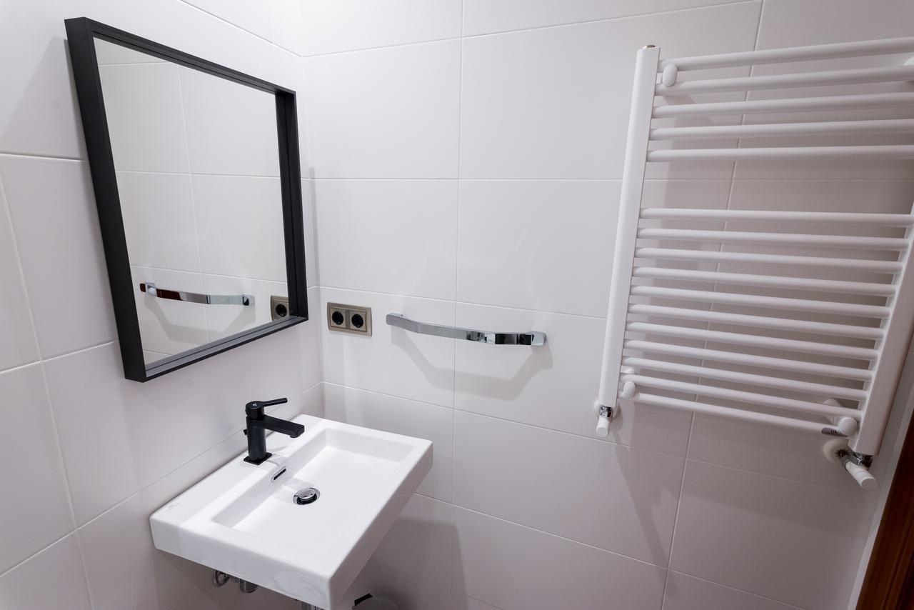 Cuatro Caminos Rooms Torrelavega Ngoại thất bức ảnh
